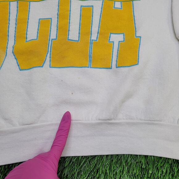 Vintage UCLA Bruins Sweatshirt Womens Large 21x23 Crop USA - Picture 9 of 16
